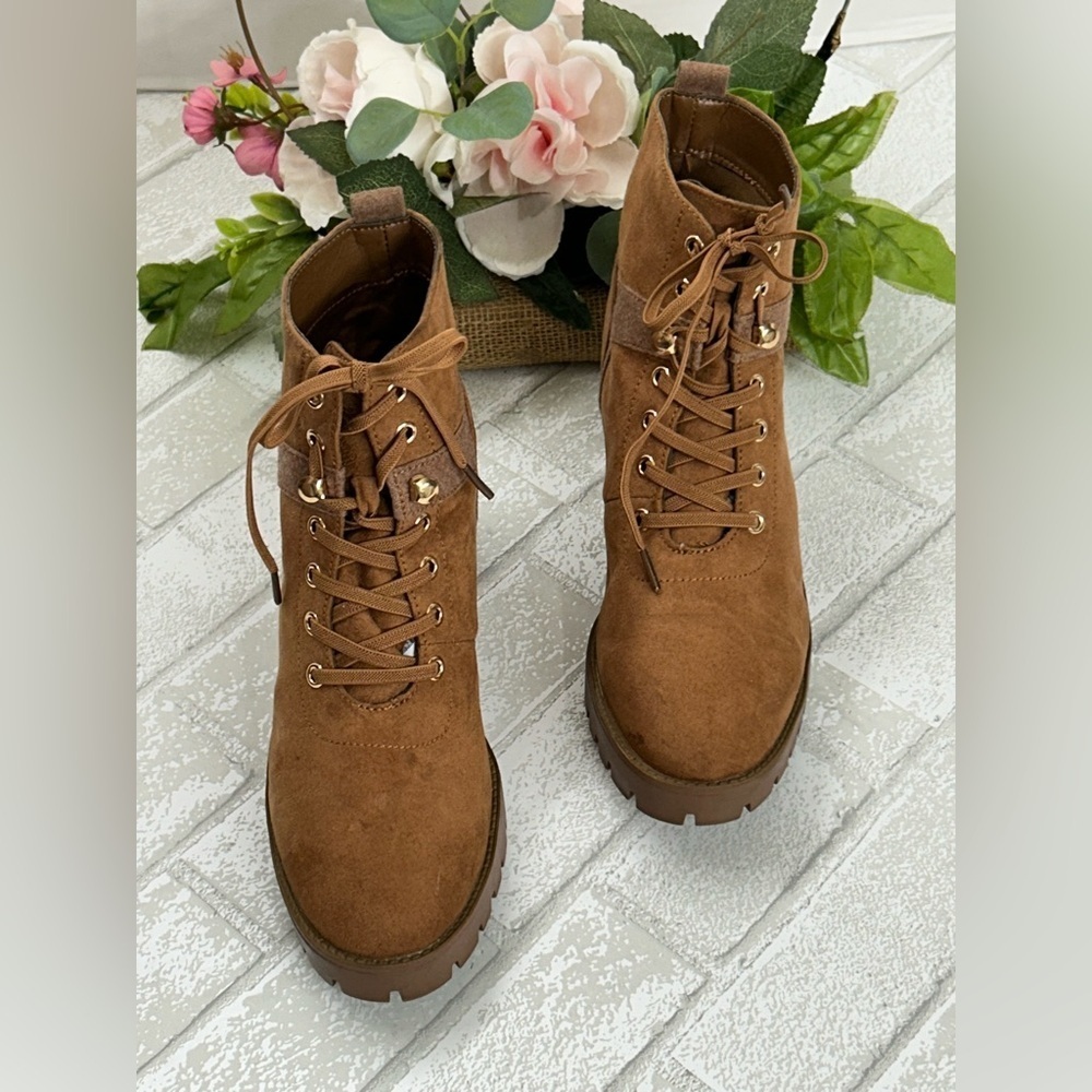 Gilli Brown Lace-Up Boots